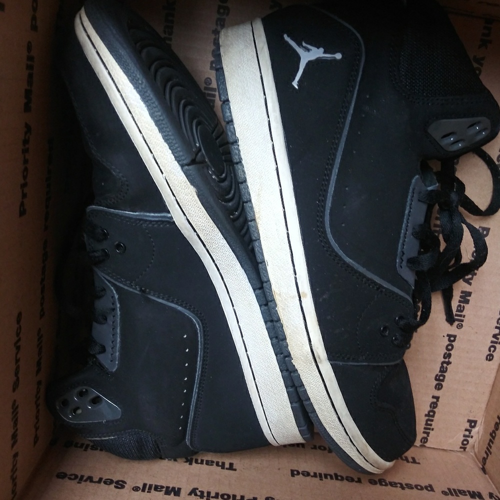 New Size 9 Jordan Air Flight 97's classic hightops